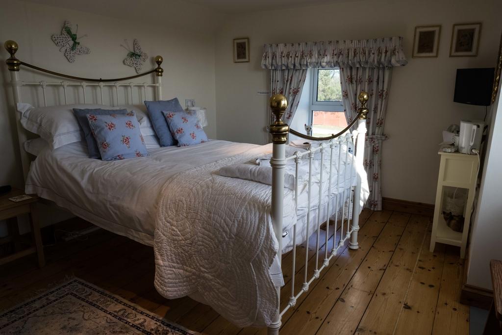 Melorne Farm Bed & Breakfast Camelford Ruang foto